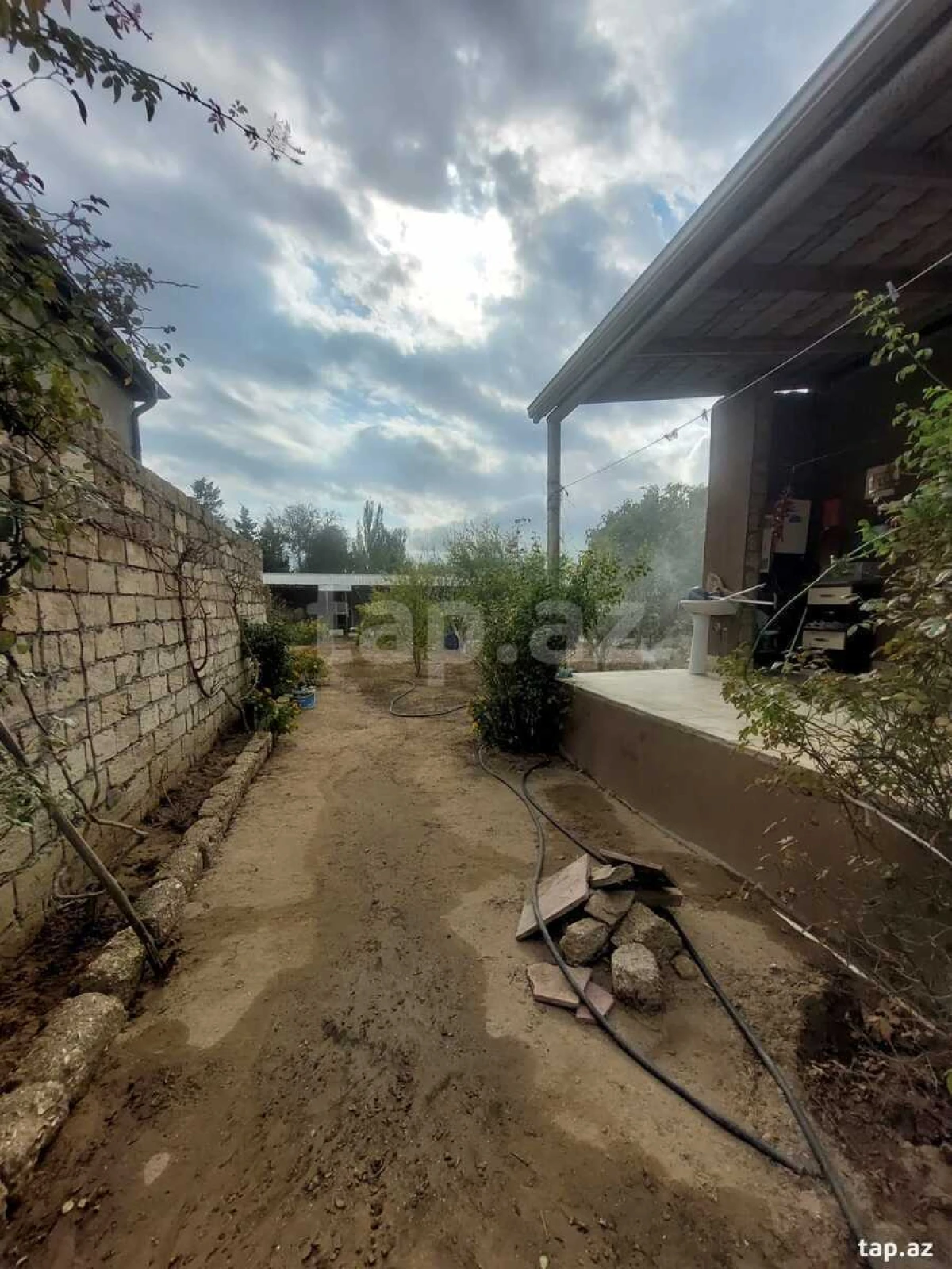 Satılır 3 otaqlı həyət evi