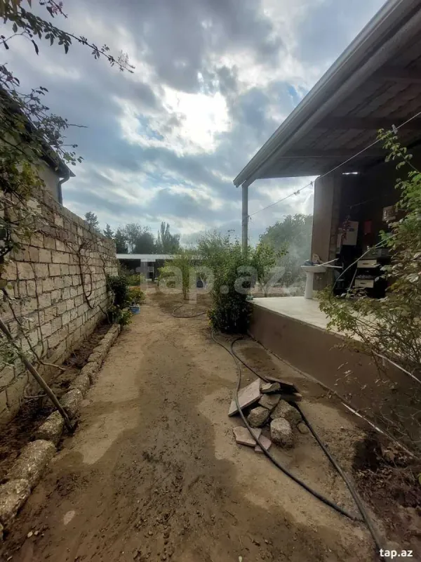 Satılır 3 otaqlı həyət evi