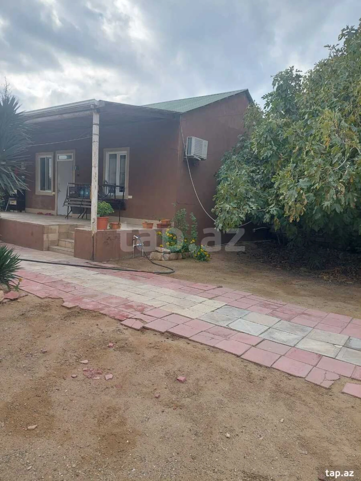 Satılır 3 otaqlı həyət evi