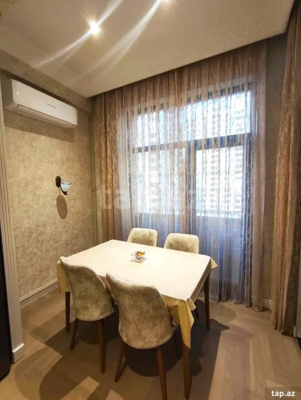 Kirayə verilir 2 otaqlı yeni tikili 93 m²