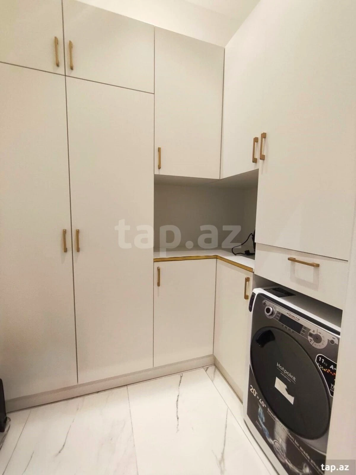 Kirayə verilir 2 otaqlı yeni tikili 93 m²
