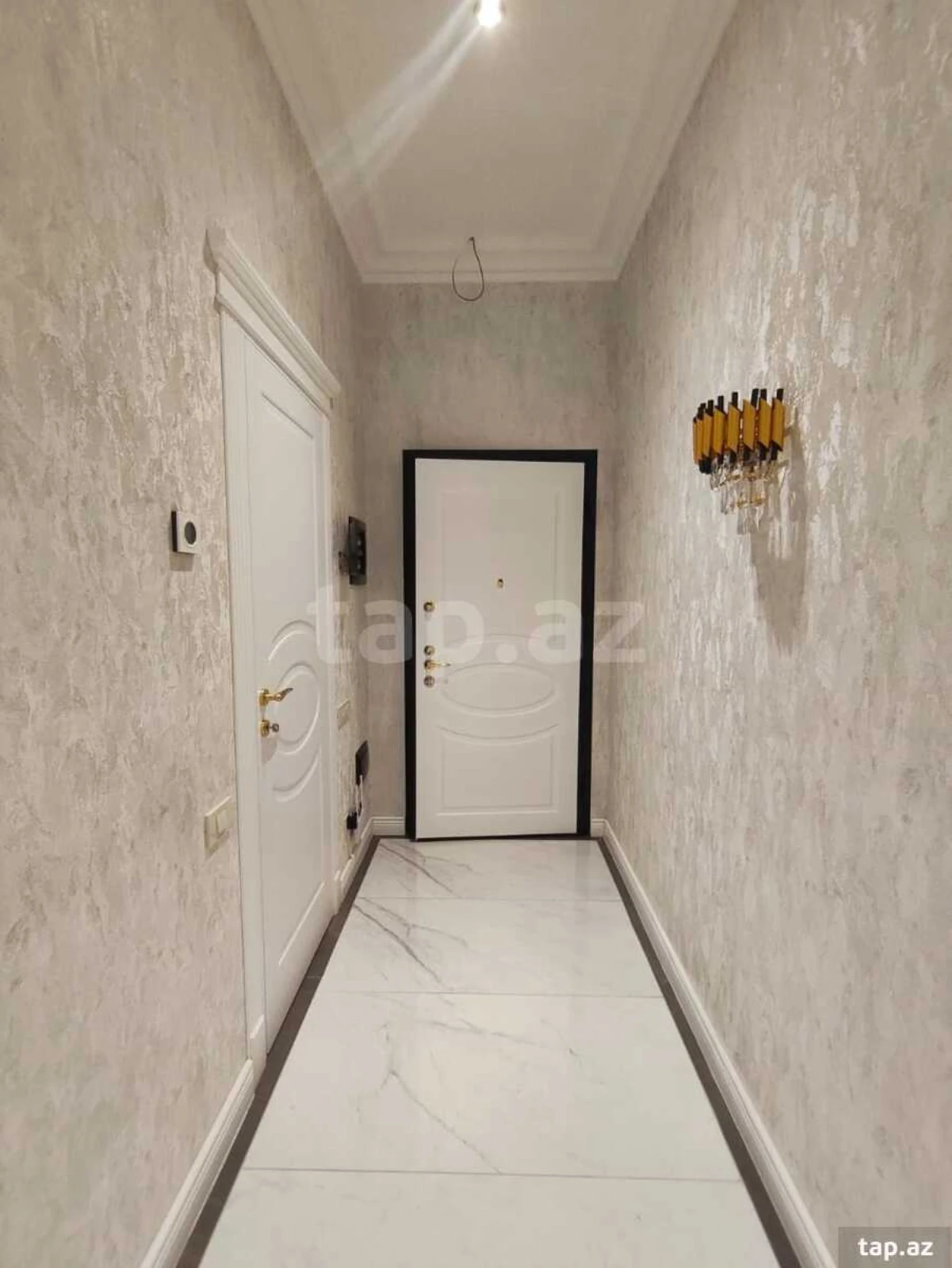 Kirayə verilir 2 otaqlı yeni tikili 93 m²