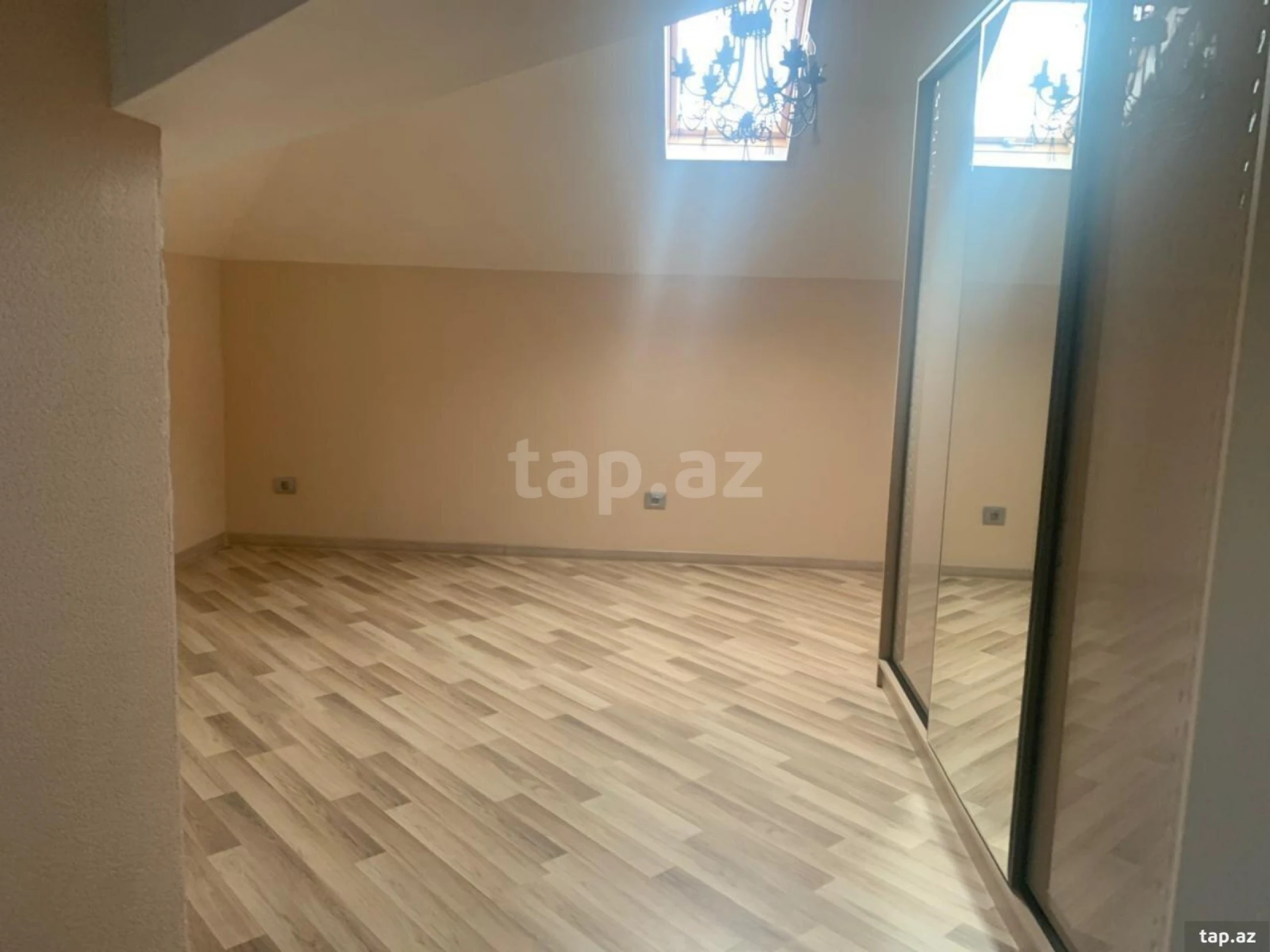 Satılır 5 otaqlı həyət evi