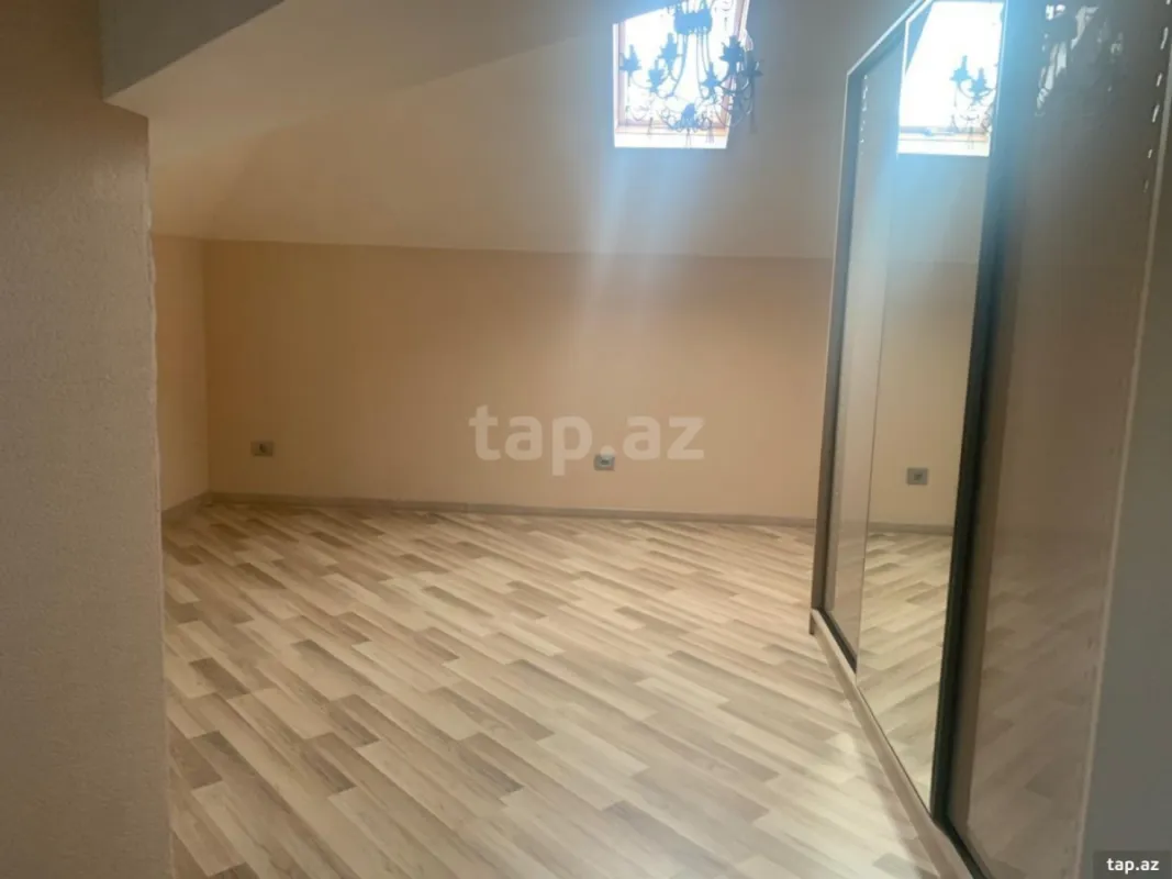 Satılır 5 otaqlı həyət evi