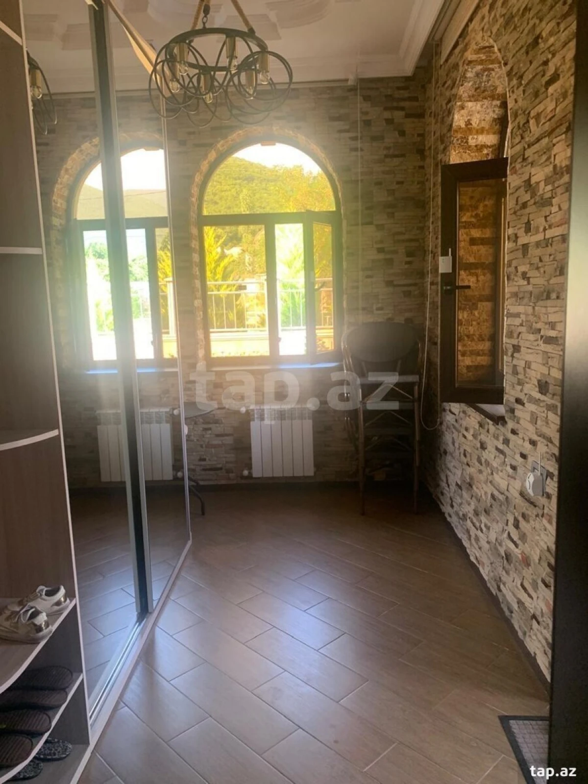 Satılır 5 otaqlı həyət evi