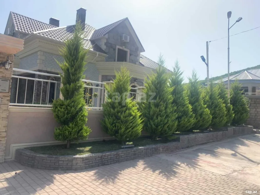 Satılır 5 otaqlı həyət evi
