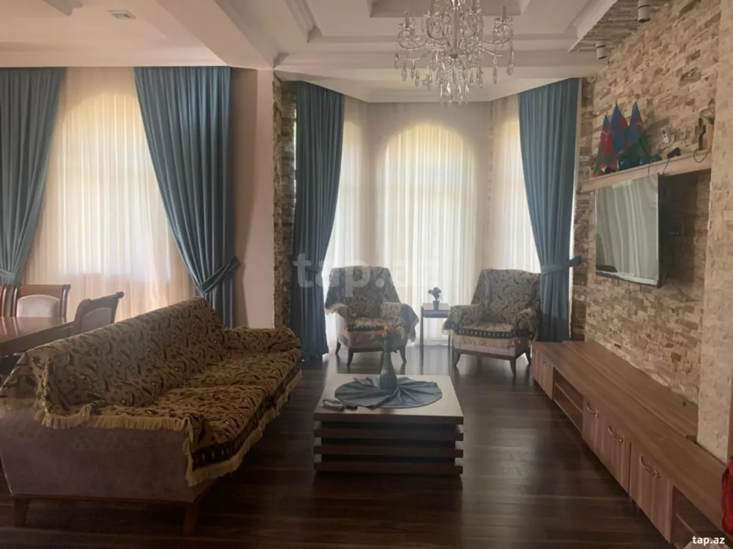 Satılır 5 otaqlı həyət evi