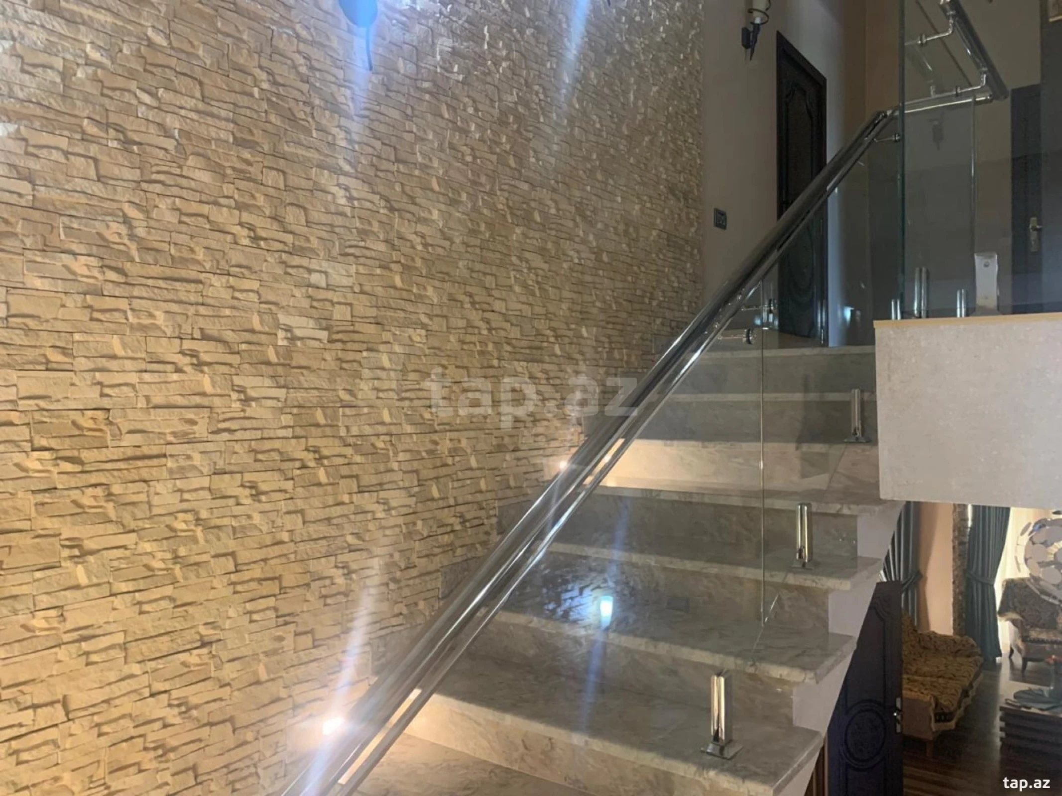 Satılır 5 otaqlı həyət evi