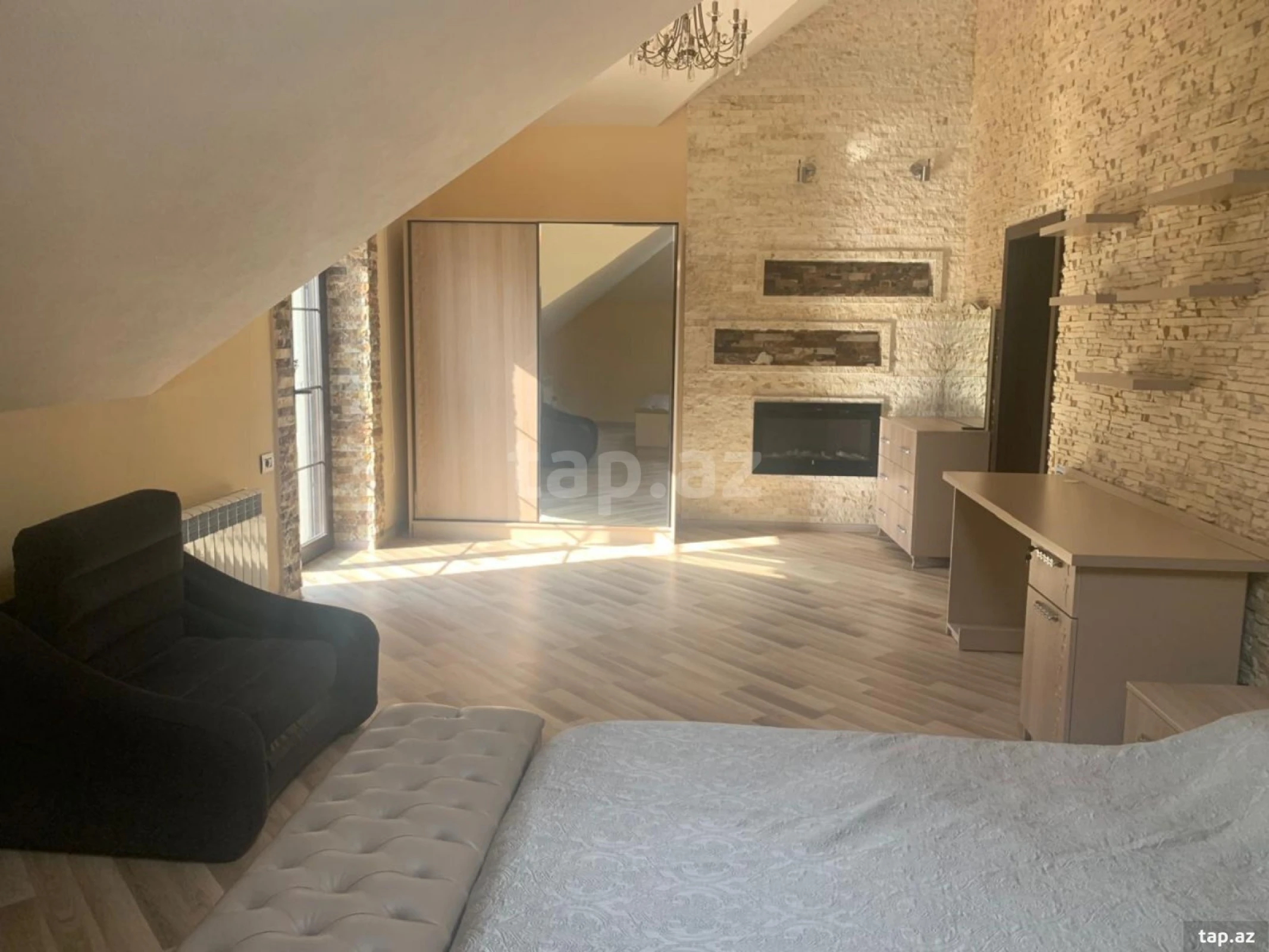 Satılır 5 otaqlı həyət evi
