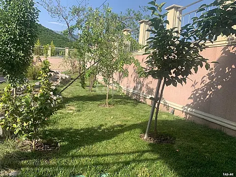 Satılır 5 otaqlı həyət evi