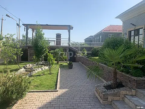 Satılır 5 otaqlı həyət evi