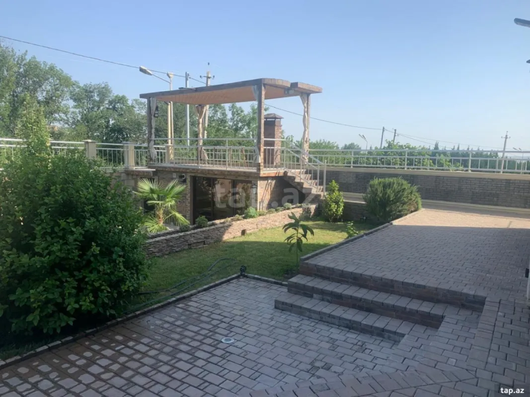 Satılır 5 otaqlı həyət evi