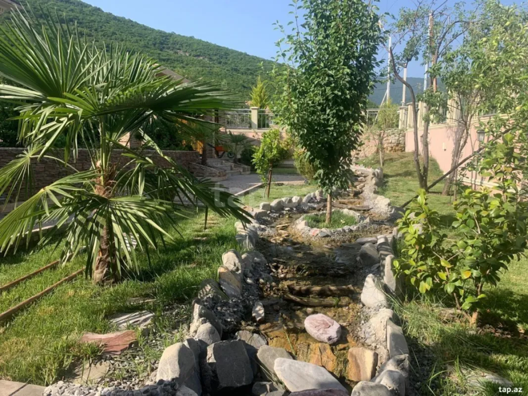 Satılır 5 otaqlı həyət evi