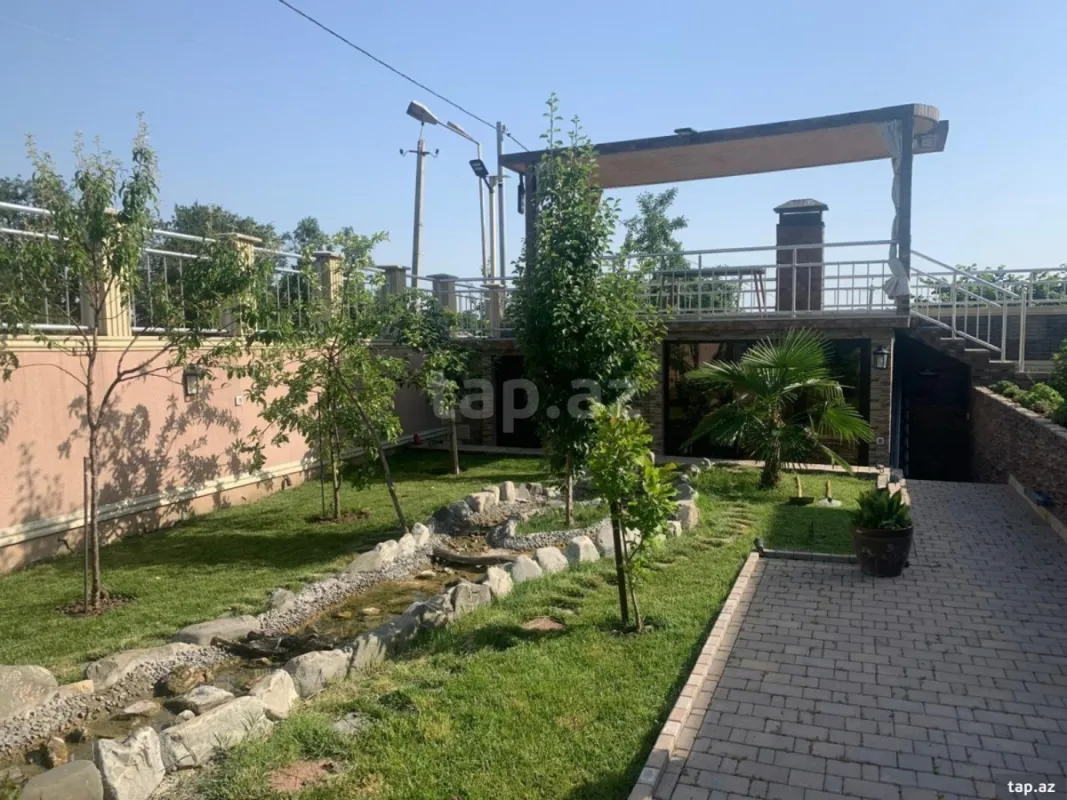 Satılır 5 otaqlı həyət evi