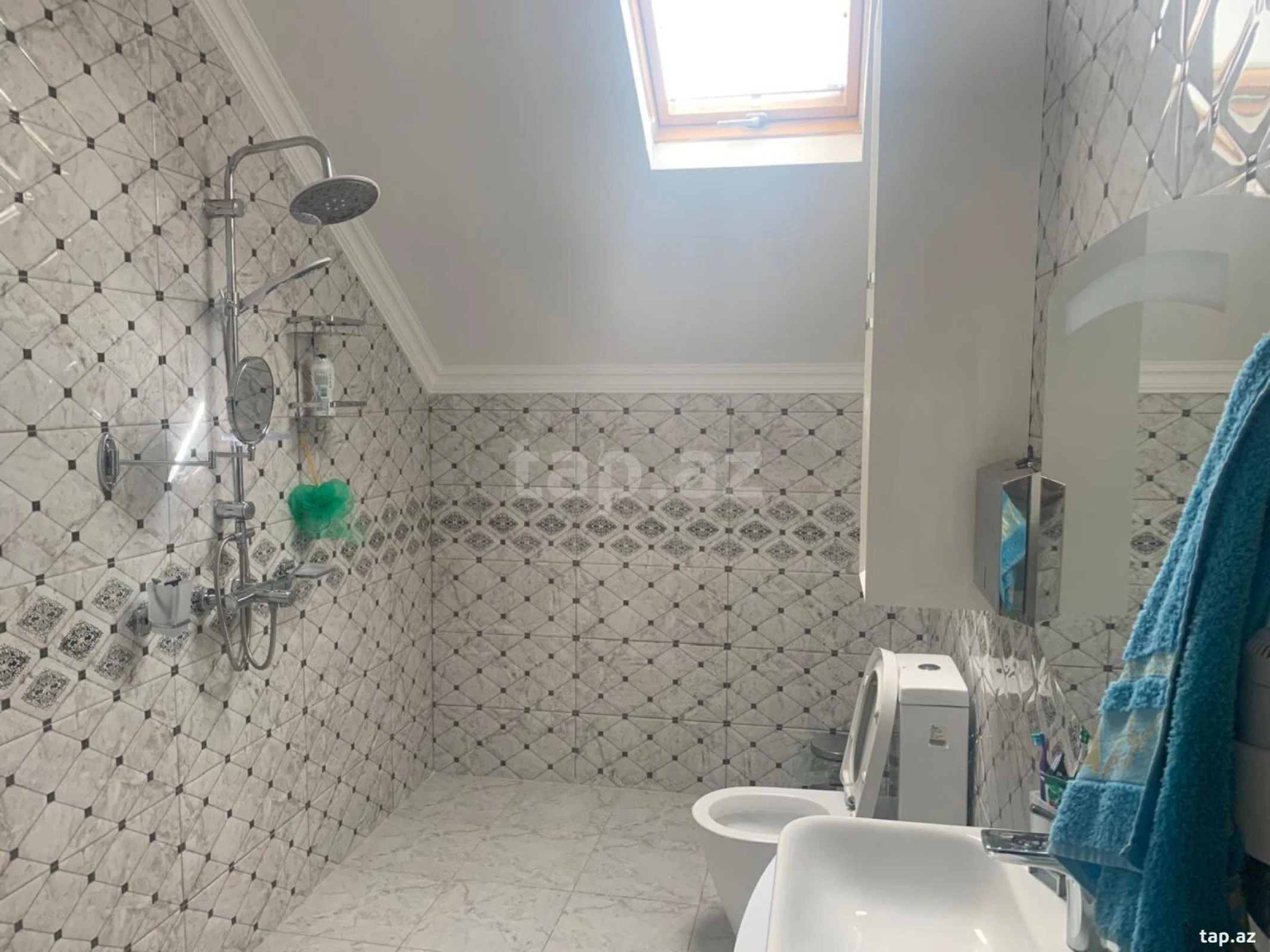Satılır 5 otaqlı həyət evi