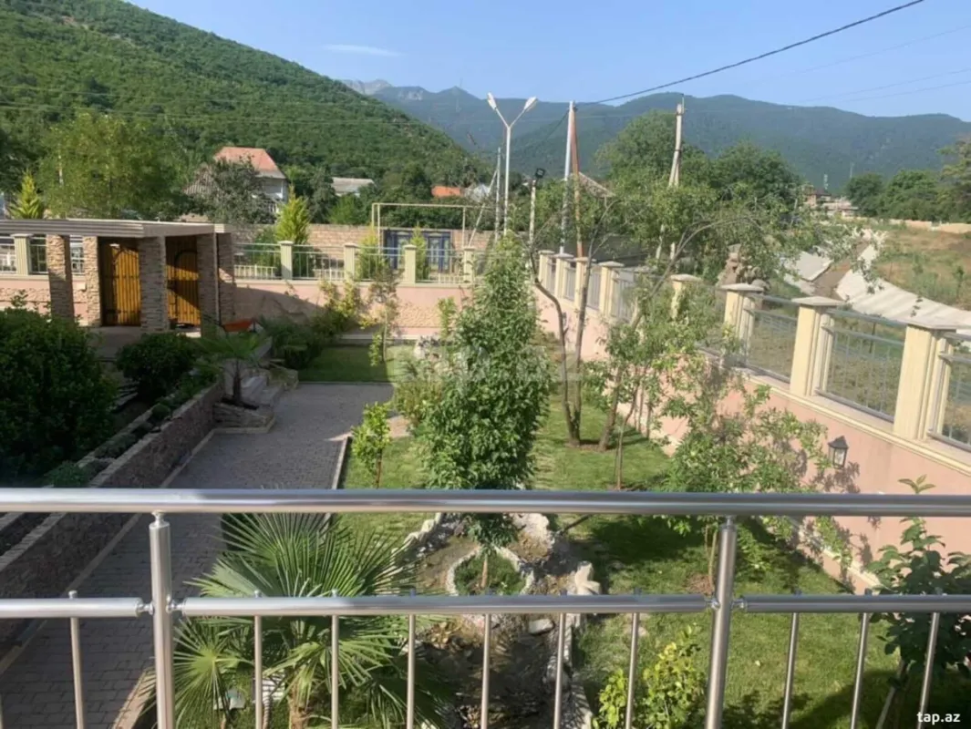 Satılır 5 otaqlı həyət evi