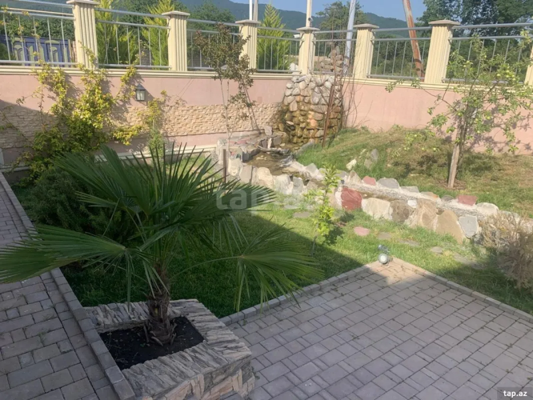 Satılır 5 otaqlı həyət evi