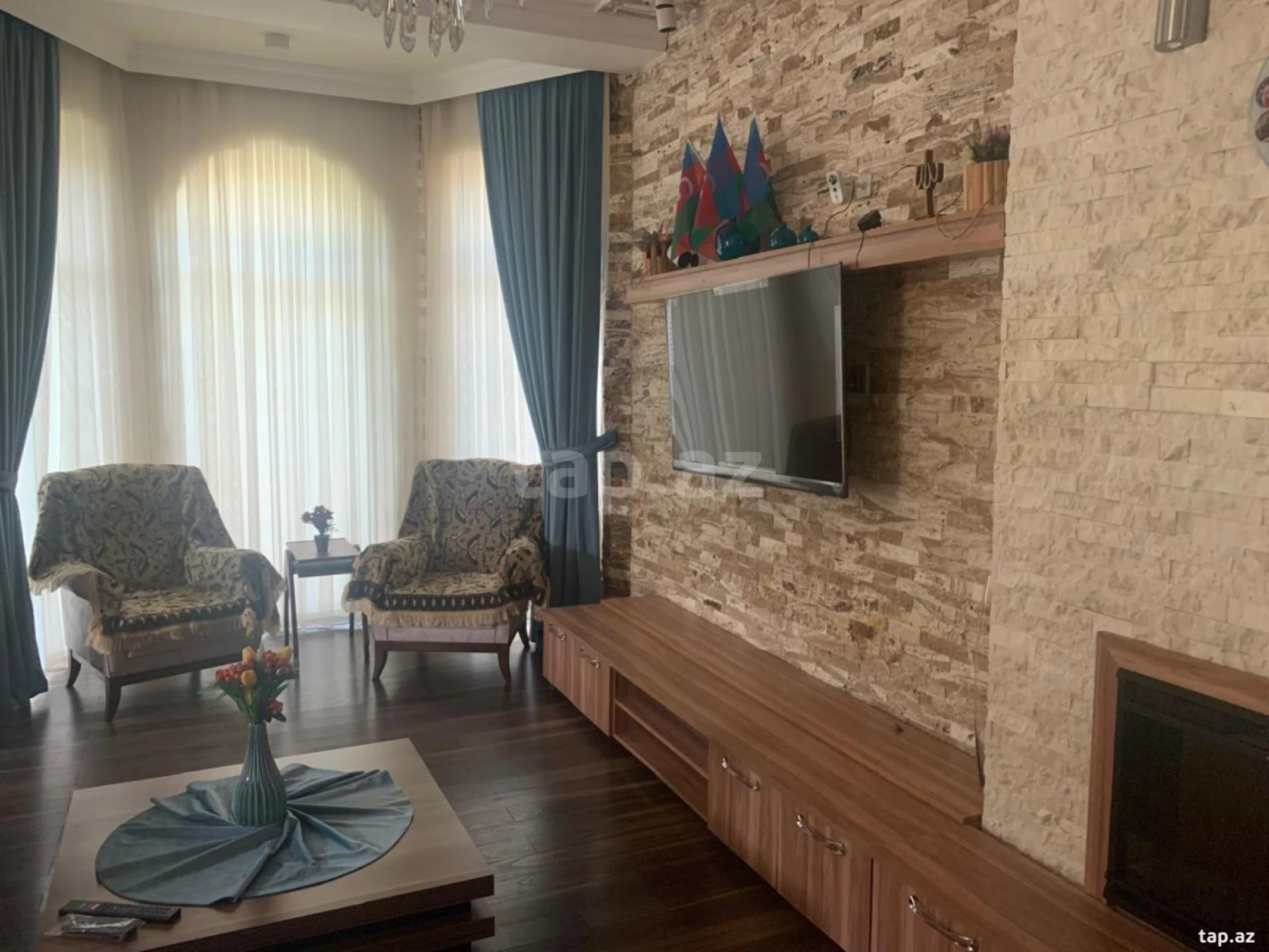 Satılır 5 otaqlı həyət evi