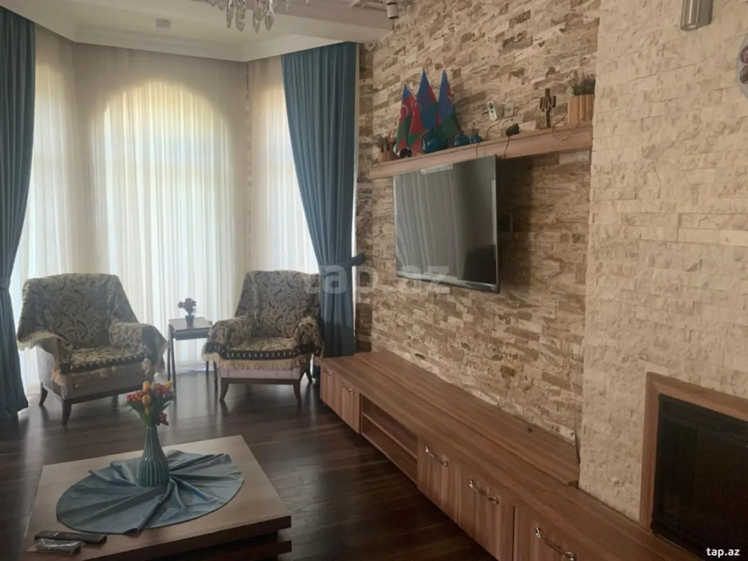 Satılır 5 otaqlı həyət evi