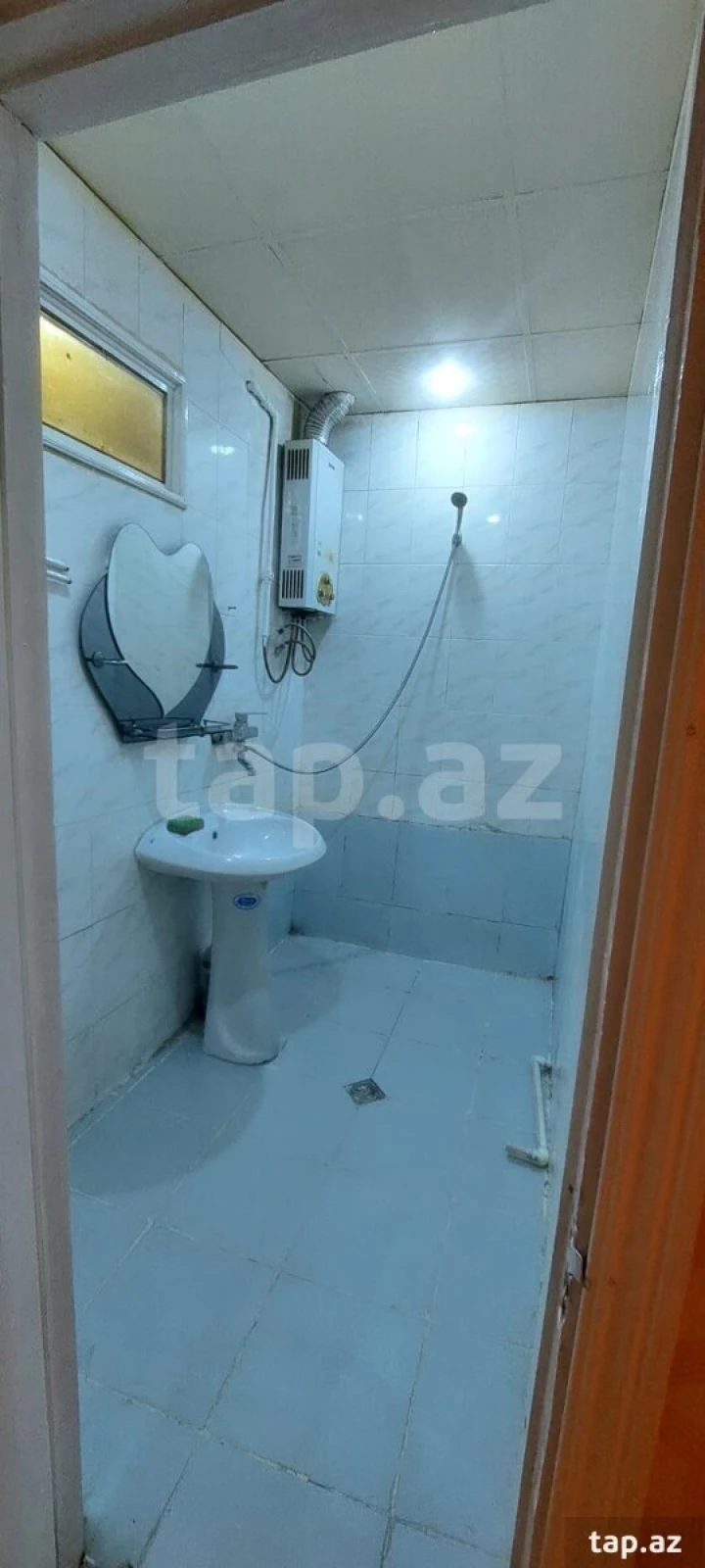 Kirayə verilir 2 otaqlı mənzil 70 m²