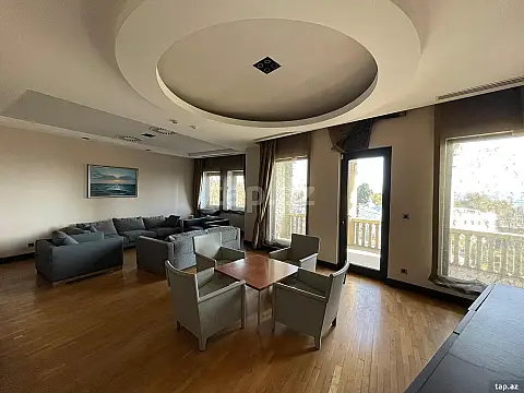 Satılır 7 otaqlı mənzil 368 m²