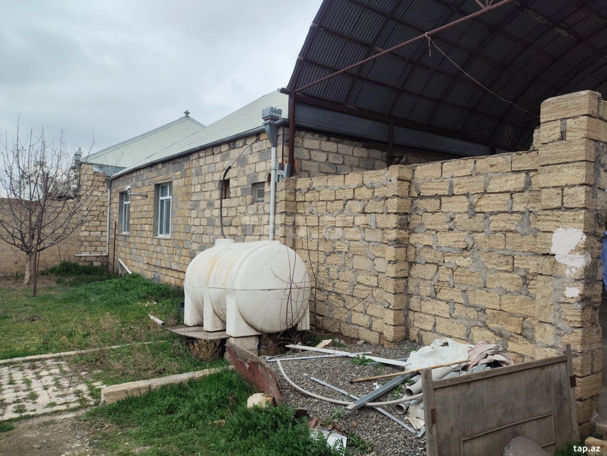 Satılır 3 otaqlı həyət evi
