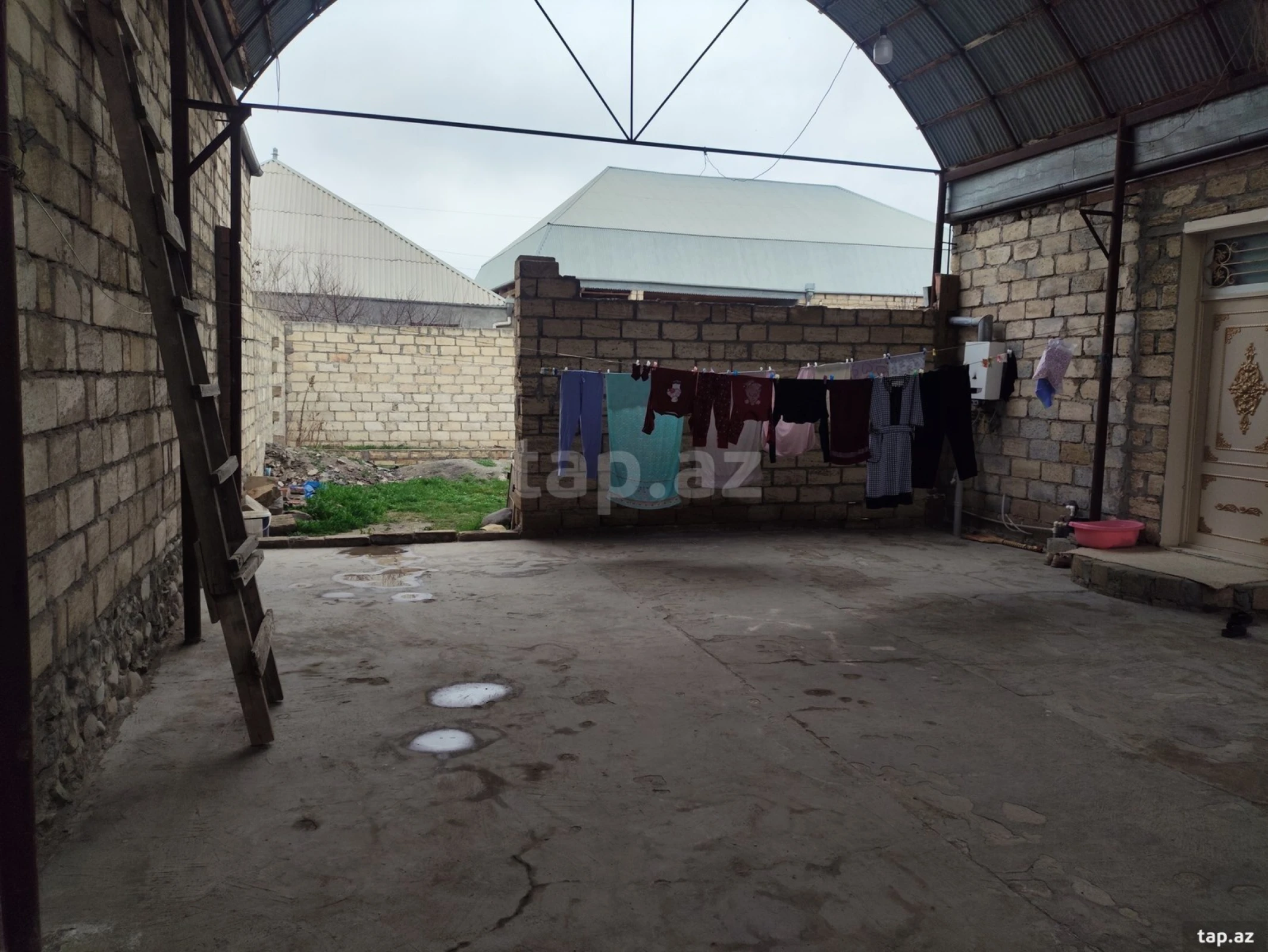 Satılır 3 otaqlı həyət evi