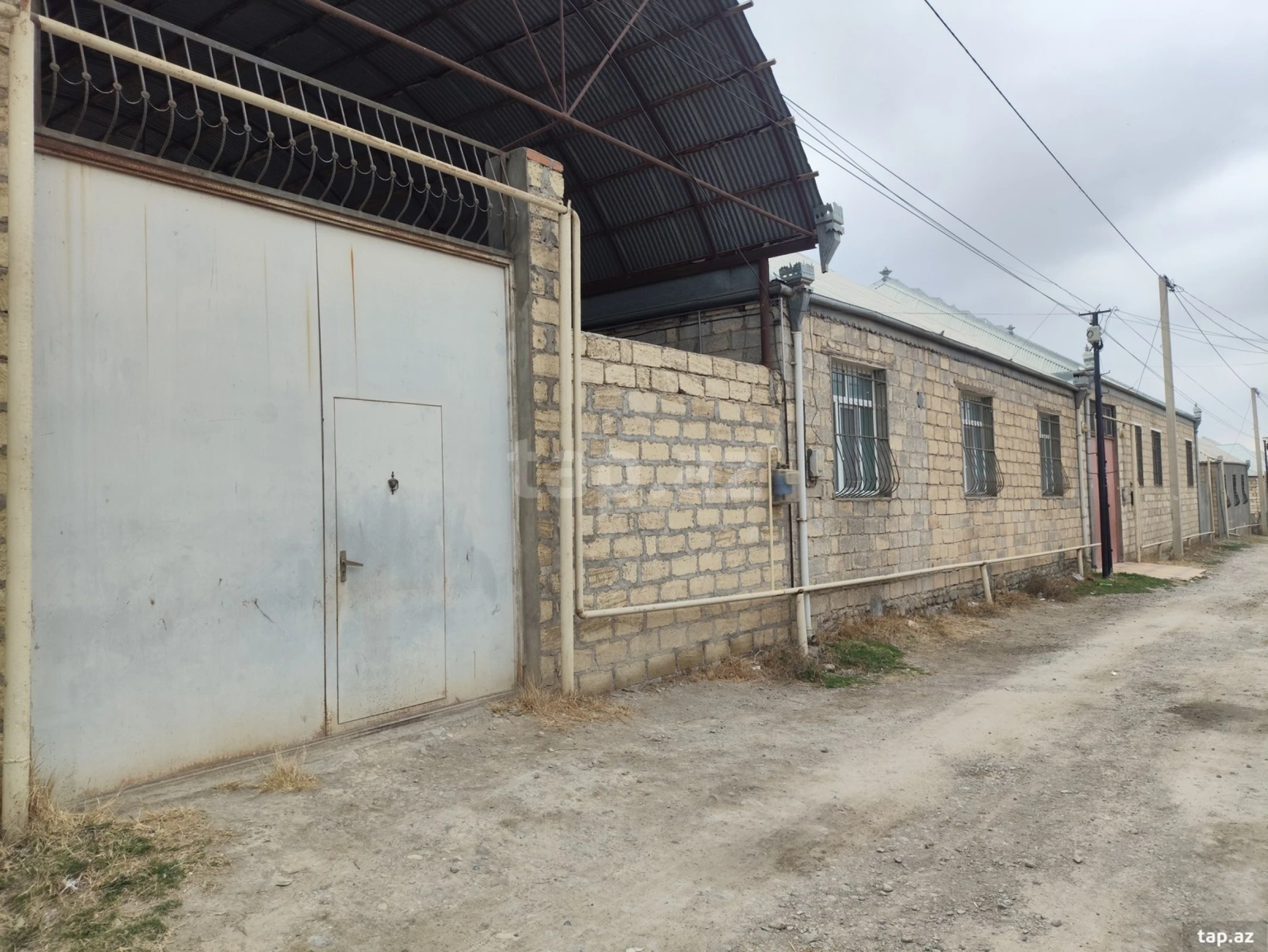 Satılır 3 otaqlı həyət evi
