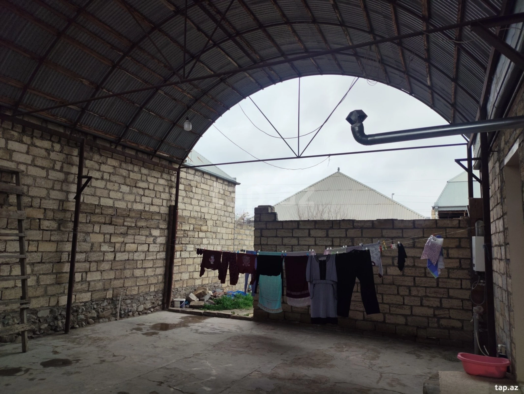 Satılır 3 otaqlı həyət evi