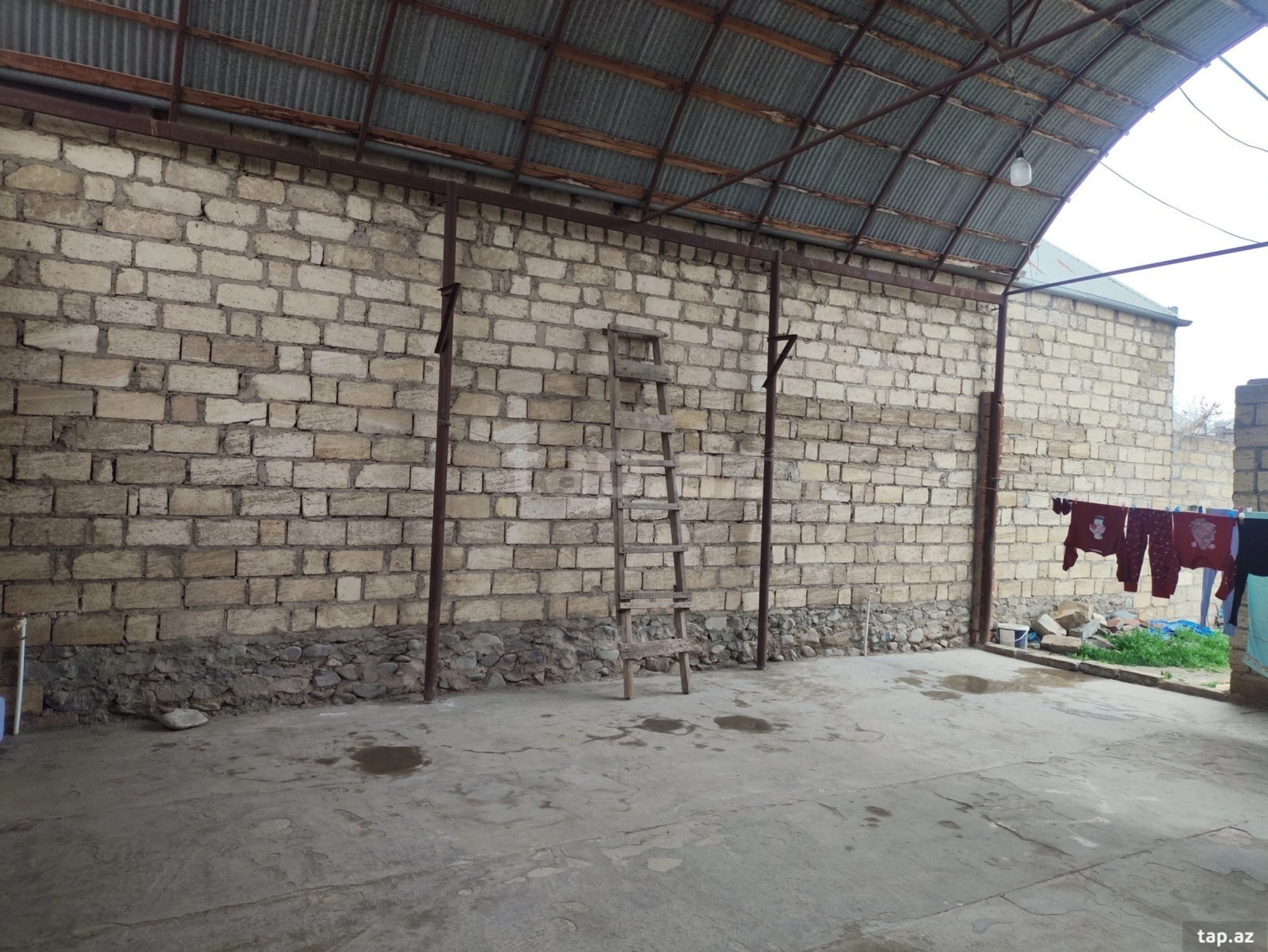 Satılır 3 otaqlı həyət evi