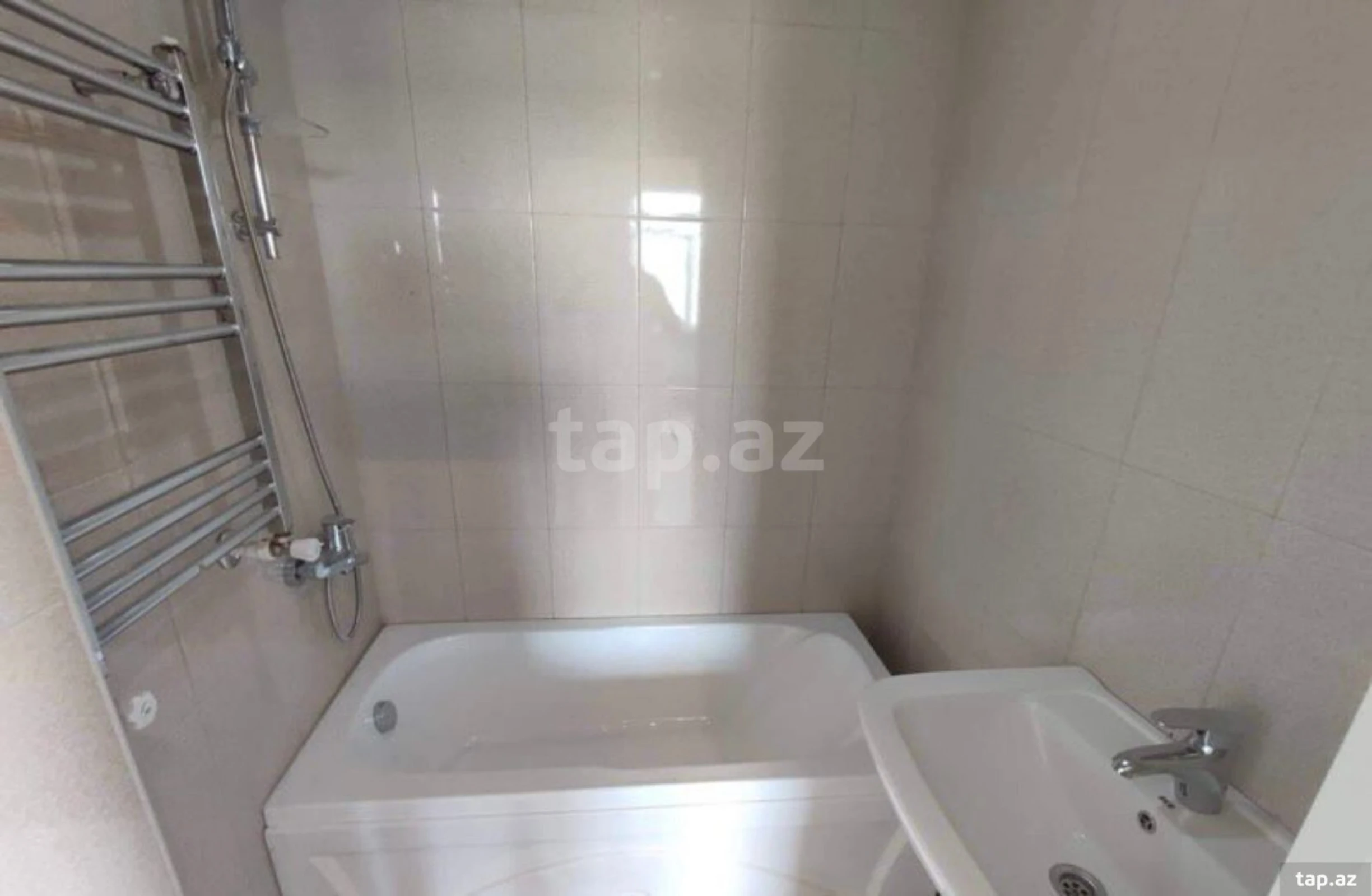 Satılır 4 otaqlı yeni tikili 110 m²