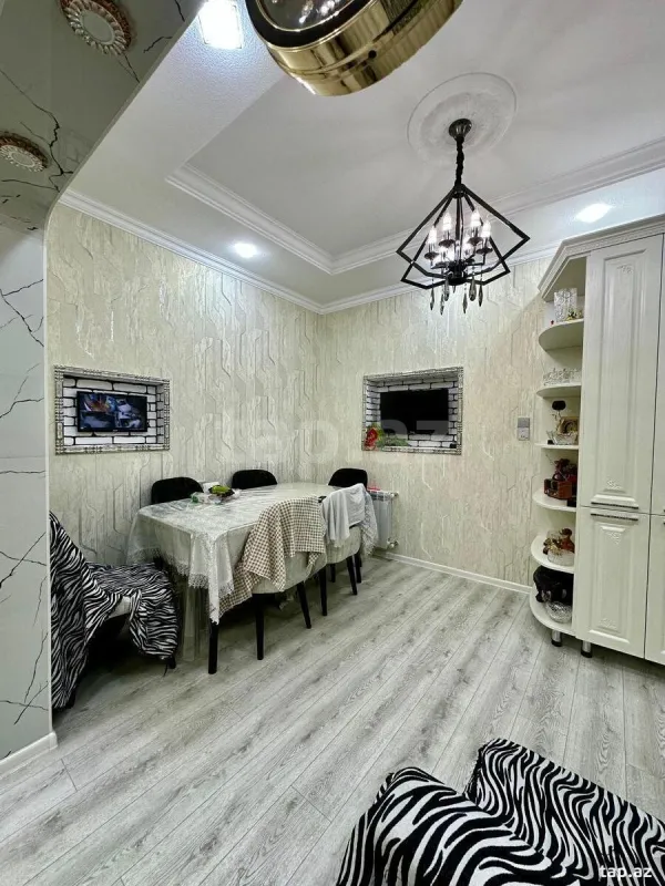 Satılır 6 otaqlı həyət evi