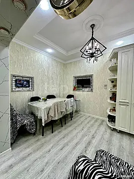 Satılır 6 otaqlı həyət evi
