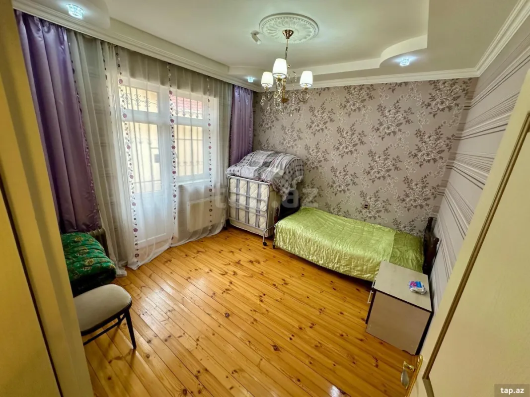 Satılır 6 otaqlı həyət evi