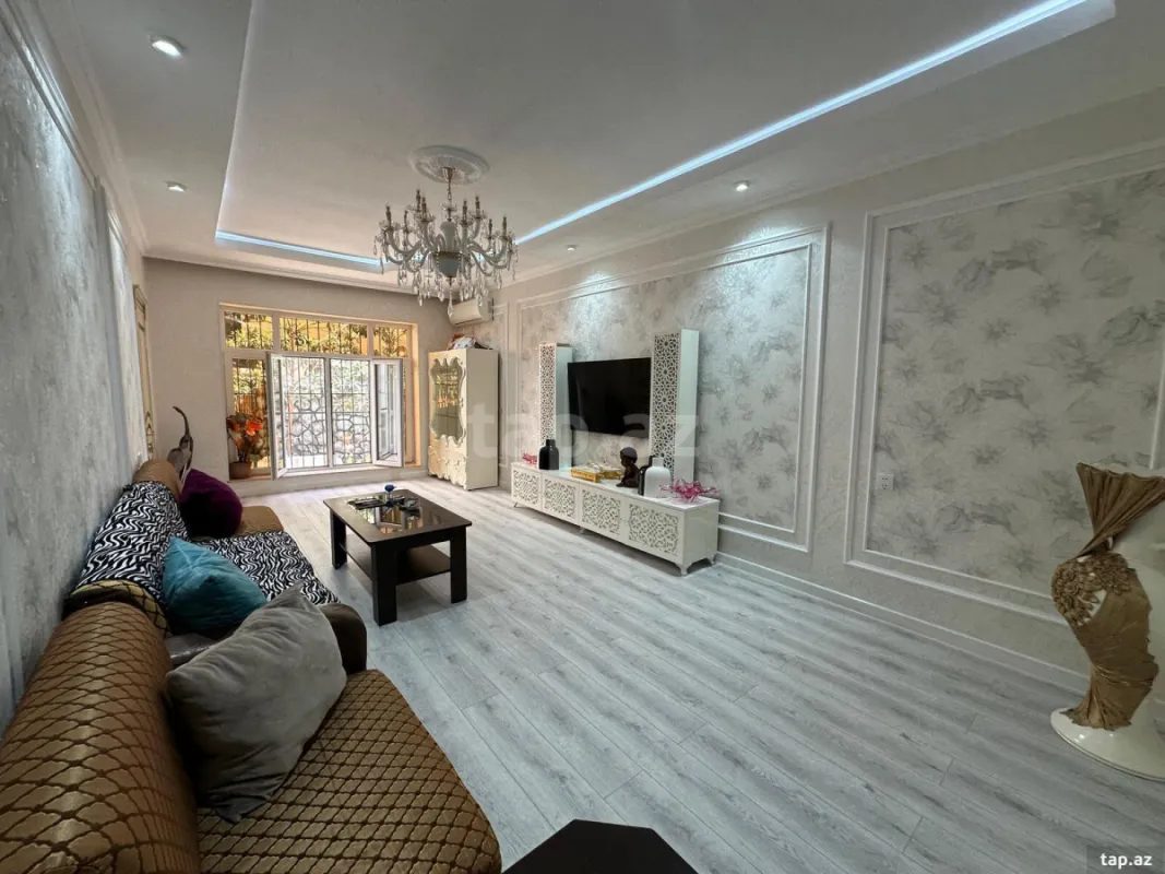 Satılır 6 otaqlı həyət evi