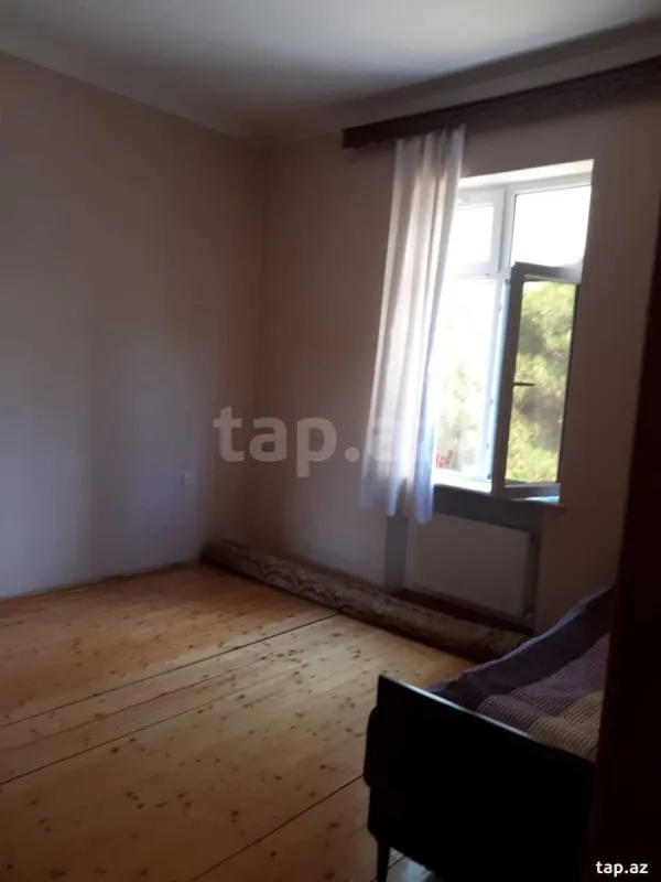 Satılır 5 otaqlı həyət evi