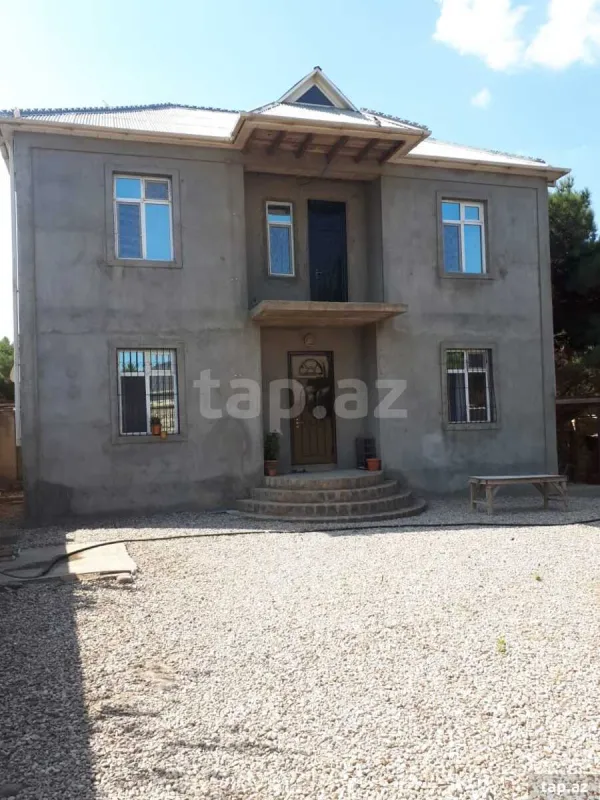 Satılır 5 otaqlı həyət evi