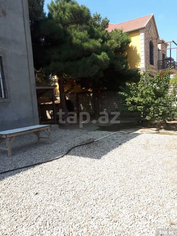 Satılır 5 otaqlı həyət evi