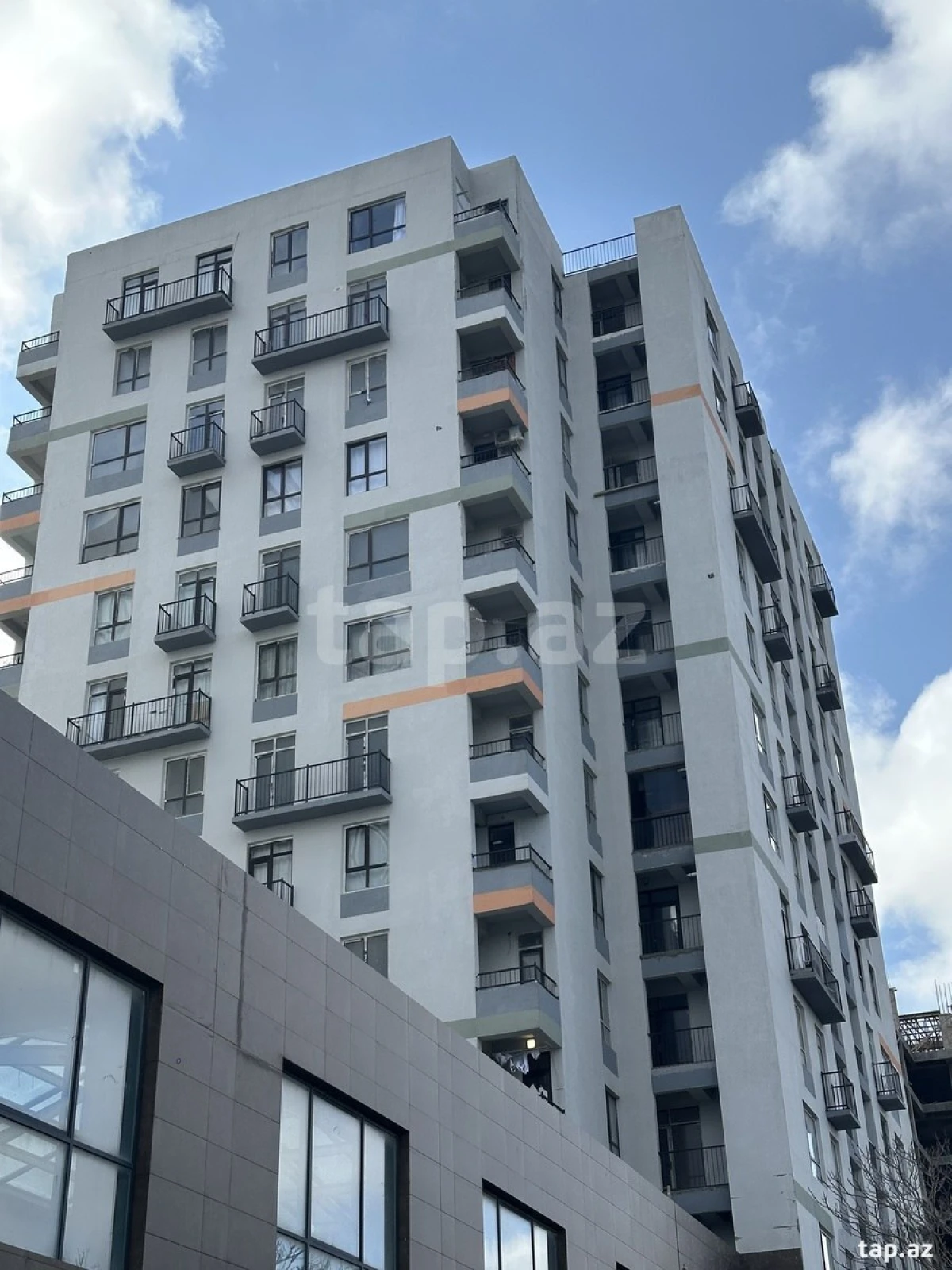Satılır 2 otaqlı yeni tikili 76 m²