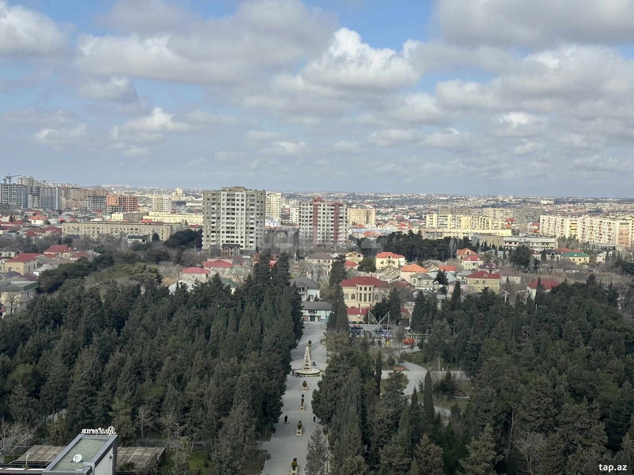 Satılır 2 otaqlı yeni tikili 76 m²