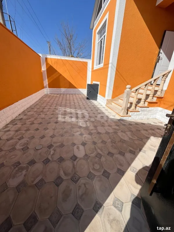 Satılır 4 otaqlı həyət evi