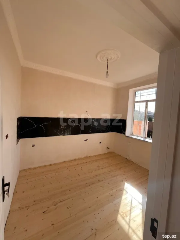 Satılır 4 otaqlı həyət evi