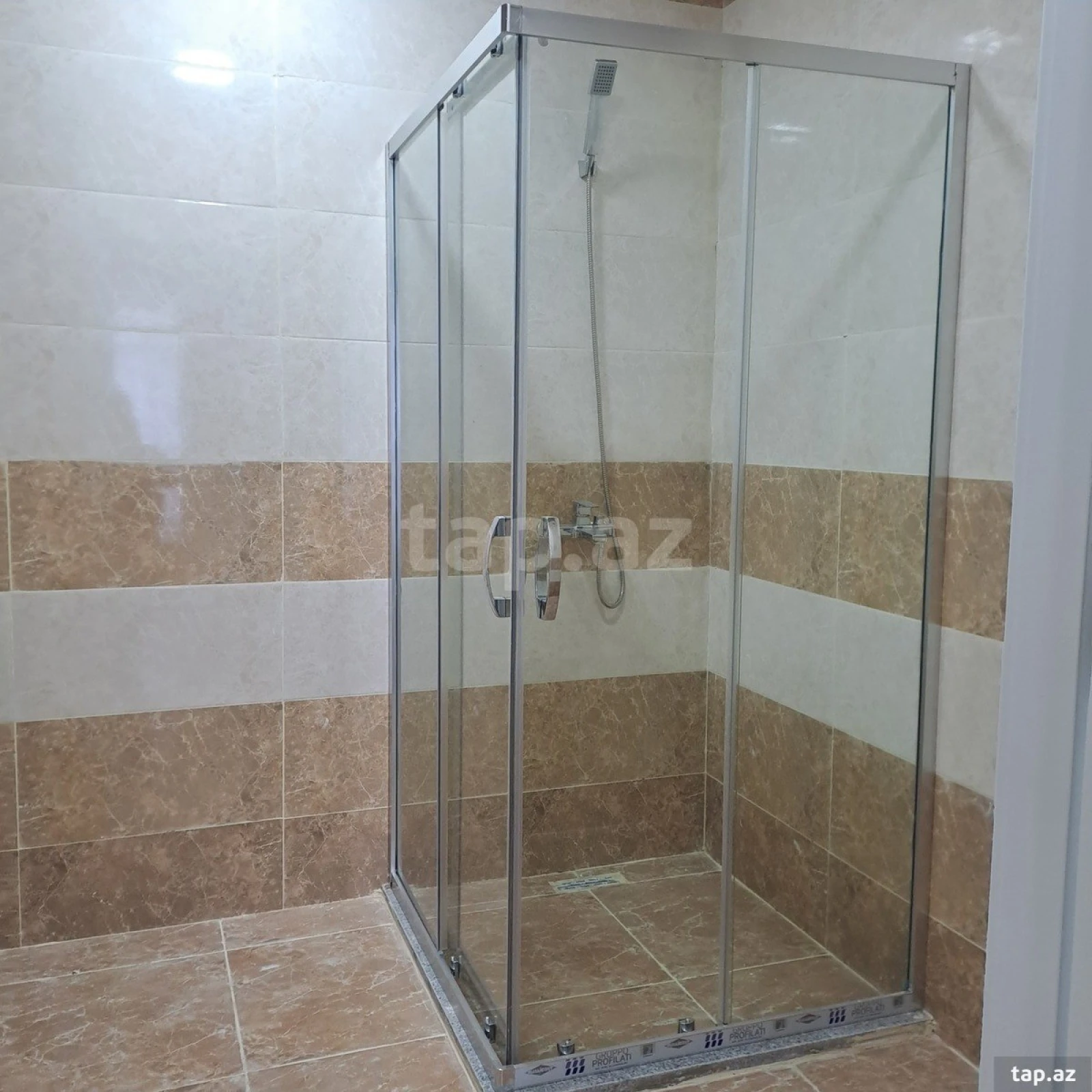 Kirayə verilir 3 otaqlı yeni tikili 90 m²
