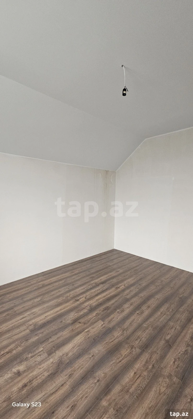 Satılır 5 otaqlı həyət evi 300 m²