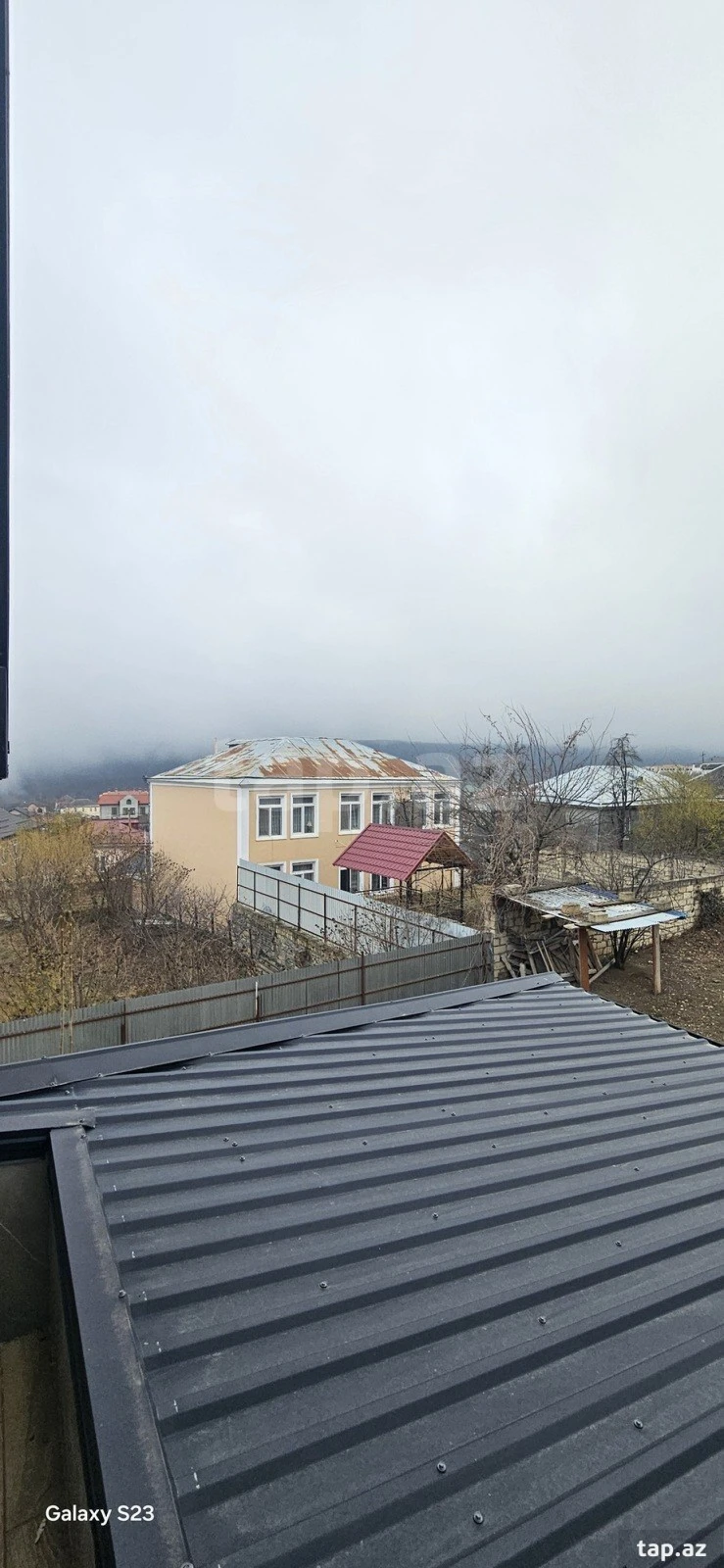 Satılır 5 otaqlı həyət evi 300 m²