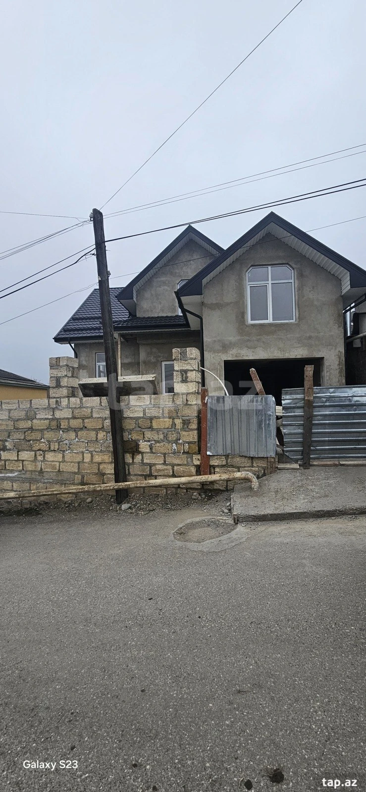 Satılır 5 otaqlı həyət evi 300 m²