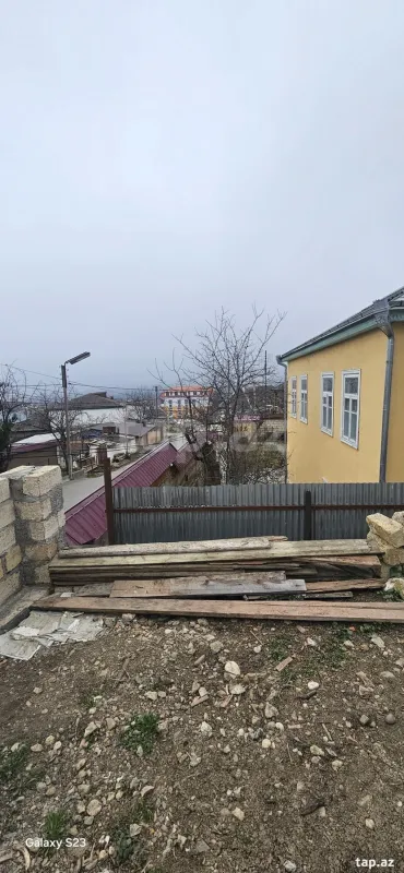 Satılır 5 otaqlı həyət evi 300 m²