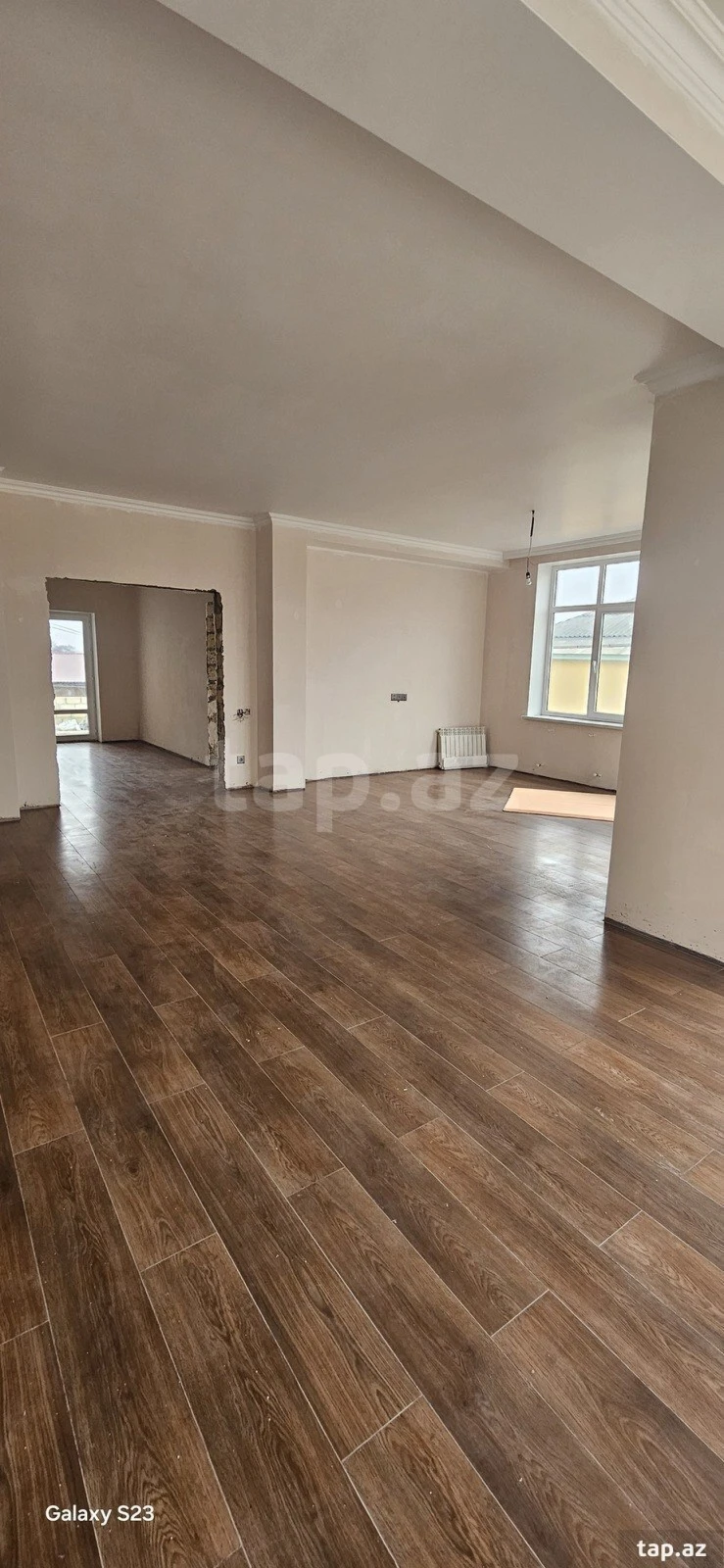 Satılır 5 otaqlı həyət evi 300 m²