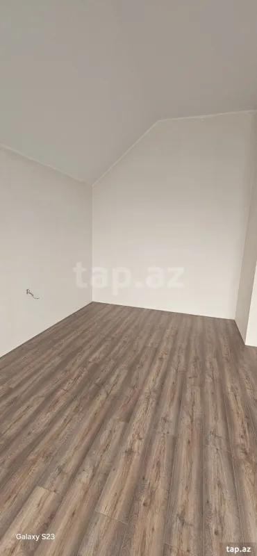 Satılır 5 otaqlı həyət evi 300 m²