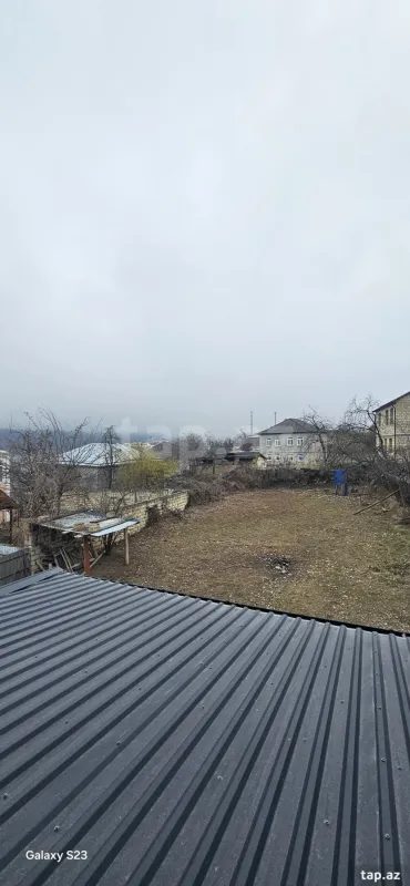 Satılır 5 otaqlı həyət evi 300 m²